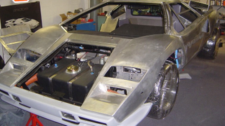 Illustration for article titled The Man Who Spent 17 Years Building The Ultimate Lamborghini Replica In His Basement Wants To Sell It